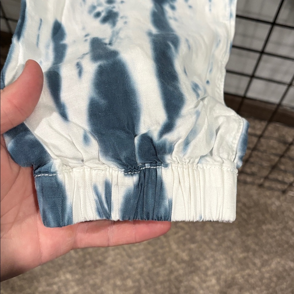 Juicy Couture Blue and White Tie-Dye Pants - Picture 5 of 8